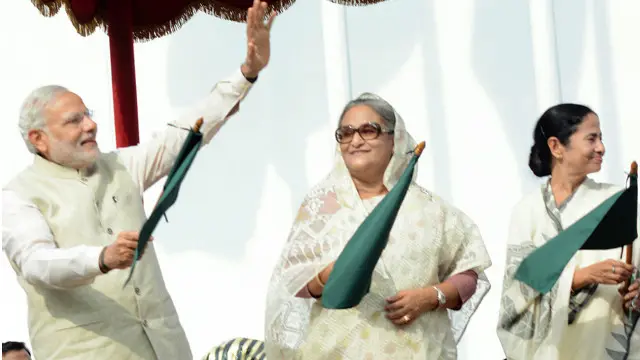 دواړه هېوادونه به خپلې ځمکې له يو بله سره بدلې کړي او د سيمې اوسېدونکې به حق ولري چې په هر هېواد کې اوسېدل غواړي ژوند وکړي