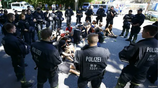 Протесты во время G7