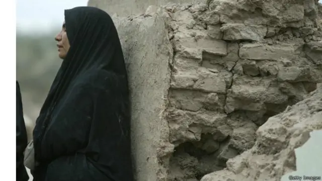 سن زنان سرپرست خانوار رو به کاهش است