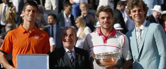 屈滕（右一）、瓦林卡（右二）和德约科维奇（左一）合照（7/6/2015）