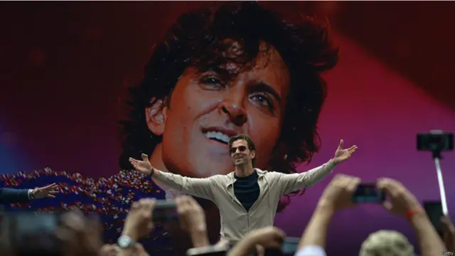 انٹرنیشنل انڈین فلم اکیڈمی ایوارڈ کی تقریب کا اختتام معروف اداکار ریتک روشن کی پرفارمنس سے ہوا۔