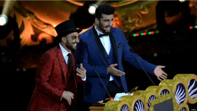 ملائیشیا میں منعقدہ انٹرنیشنل انڈین فلم اکیڈمی ایوارڈز کی میزبانی اداکار رنویر سنگھ اور ارجن کپور نے کی۔