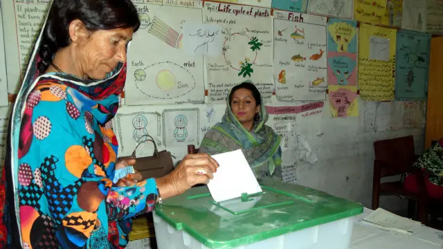  چھ لاکھ سے زیادہ باشندے ووٹ ڈالیں گے جن میں لگ بھگ 45 فیصد خواتین ہیں