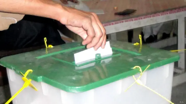 مختلف فرقوں میں بٹی ہوئی آبادی والے گلگت بلتستان میں انتظامیہ کی زیادہ توجہ انتخابات کے پرامن انعقاد پر ہے