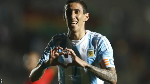 Di San Juan, Bolivia, Minggu (07/06), timnas Argentina mencukur Bolivia dengan skor telak 5-0, dengan tiga gol dilesakkan oleh ujung tombak Manchester City, Sergio Aguero. Dua gol lainnya dicetak gelandang menyerang Manchester United, Angel Di Maria (atas). 