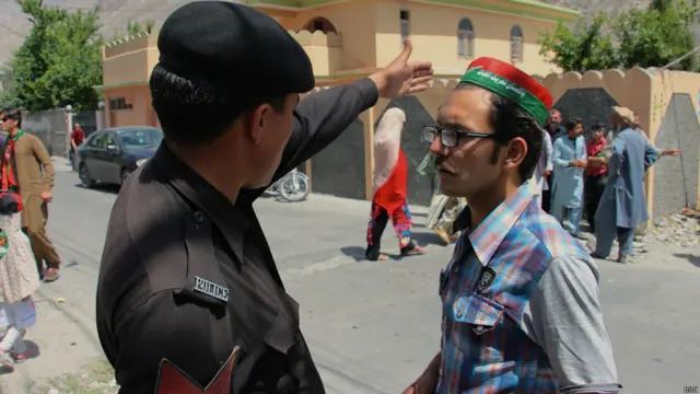 مختلف فرقوں میں بٹی ہوئی آبادی والے گلگت بلتستان میں انتظامیہ کی زیادہ توجہ انتخابات کے پرامن انعقاد پر ہے۔ 