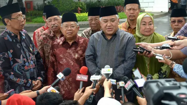 Pertemuan Komisi Fatwa MUI di sebuah pesantren di Tegal, Jawa Tengah, antara lain membahas apakah rakyat diperbolehkan melakukan pembangkangan jika pemimpinnya tidak menetapi janji kampanye.