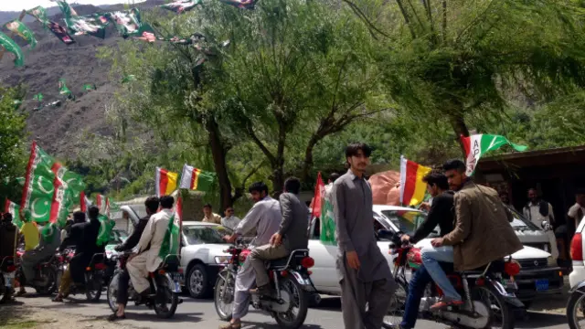 اس مرتبہ لوگ اپنے حقوق کے لیے اور اپنے علاقے کی ترقی کی بنیاد پر حق رائے دہی استعمال کر رہے ہیں