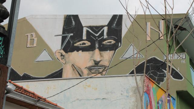 Grafite do homem-morcego deu origem ao apelido do local que passou a ser conhecido como Beco do Batman. Foto: Charles Humpreys