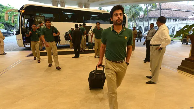 پاکستانی کرکٹ ٹیم کے کوچ وقار یونس کے مطابق زمبابوے کے خلاف سیریز جیتنے سے کھلاڑیوں کو اعتماد ملا ہے اور انھیں امید ہے کہ سری لنکا کے خلاف سیریز میں پاکستانی کھلاڑی عمدہ کارکردگی کا مظاہرہ کریں گے۔