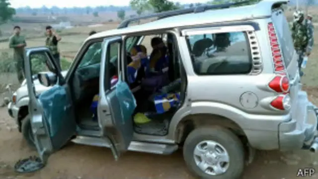 သူပုန်တွေ လိုက်ပါလာတဲ့ ကားတွေနဲ့ ထိပ်တိုက် တွေ့ခဲ့တာလို့ အိန္ဒိယ ရဲက ပြော။