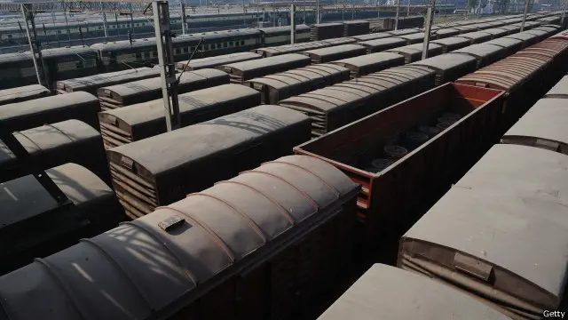 ٹرین کے ذریعے سامان کی نقل و حمل ٹرکوں کے مقابلے میں سستی پڑتی ہے