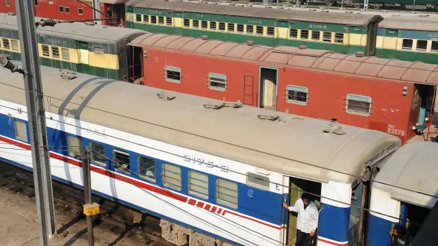 ’عام شہری نے اطلاع دی کہ ڈومیلی کے قریب ریلوے ٹریک کے قریب ایک شخص بیٹھا ہوا ہے جو بظاہر حلیے سے مشکوک دکھائی دیتا ہے‘