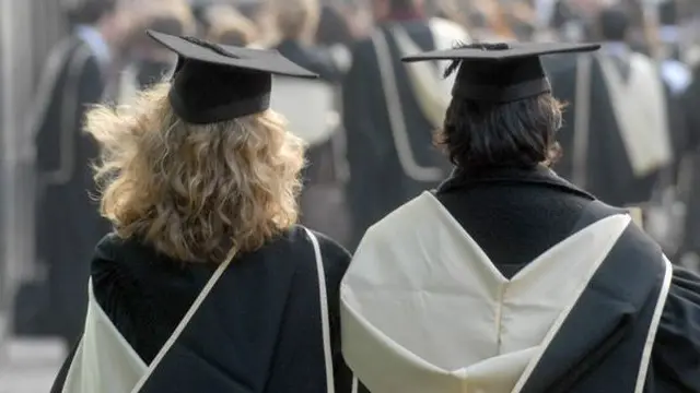 تحقیق سے معلوم ہوا تھا کہ ایک چینی ویب سائٹ درجنوں برطانوی یونیورسٹیوں کی ڈگریاں فروخت کر رہی ہے۔ 