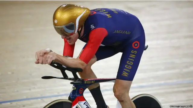 Сер Бредлі на своєму велосипеді