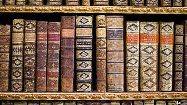 У добу Відродження в англійську мову прийшли численні запозичення за латині та давньогрецької