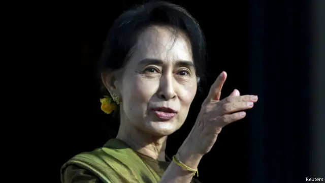 Pemimpin oposisi Aung San Suu Kyi masih dilarang mencalonkan diri sebagai presiden.