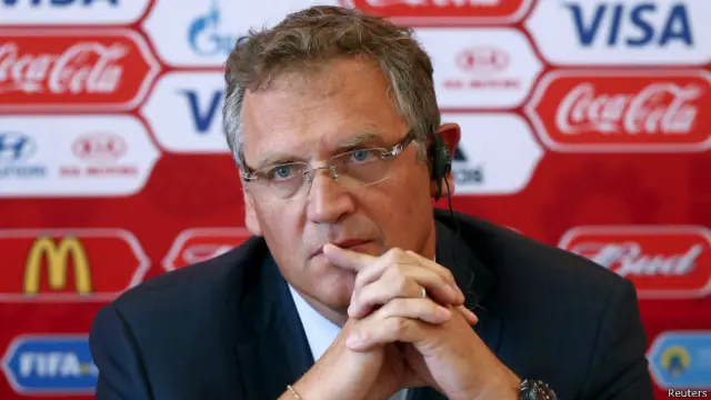 Tổng thư ký Fifa Jerome Valcke nói việc bắt đầu trong bầu không khí hiện thời là "không hợp lý"