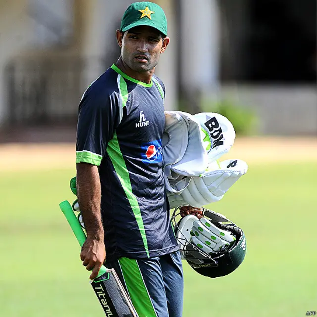 پاکستان کو چیمپیئنز ٹرافی کے لیے کوالیفائی کرنے کے لیے سری لنکا کو اسی کے دیس میں کھیلی جانے والی ون ڈے سیریز میں ہرانا ہے۔ ٹیسٹ سکواڈ میں اسد شفیق بھی شامل ہیں۔ 