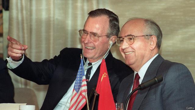 Джордж Буш-старший и Михаил Горбачев
