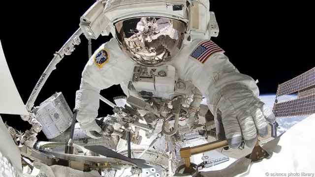 Американский астронавт