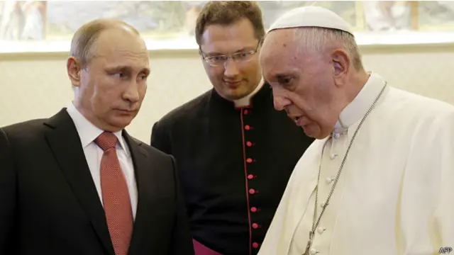 اجتمع الرئيس الروسي بالبابا لخميسن دقيقة