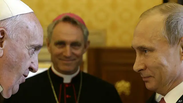 Roma Papası Francis və Vladimir Putin