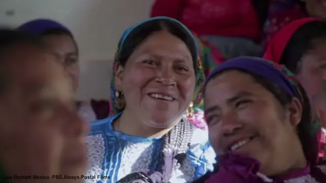 Mujeres zapotecas en San Bartolomé Quialana, Oaxaca. Foto: cortesía Leo Burnett Mexico. P&G.Always.Postal Films