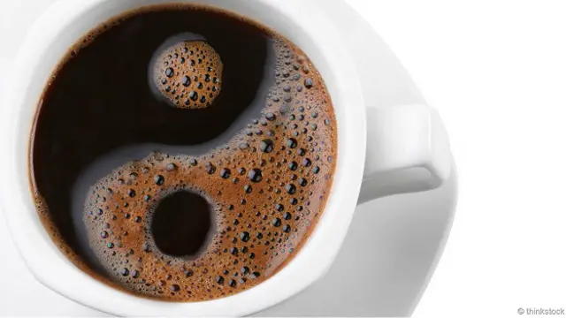 Чашка, полная кофе