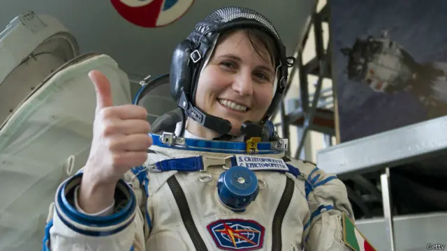 Samantha Cristoforetti aterrizó luego de haber permanecido 200 días en el espacio, el récord femenino.