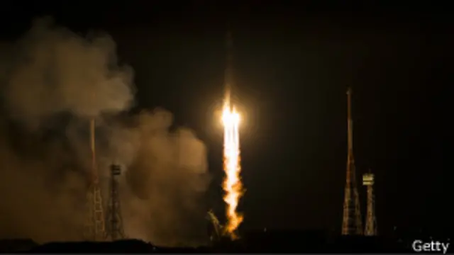 La misión 42 se lanzó el 23 de noviembre de 2014.