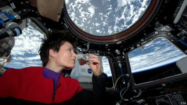 Como buena italiana, enseñó al mundo cómo se hace un café espresso en el espacio.