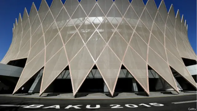 Xərclərin bir hissəsi idman qurğularının tikilməsinə və yenidən qurulmasına xərclənib