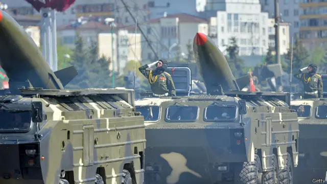 Ракетные комплексы "Точка" на параде