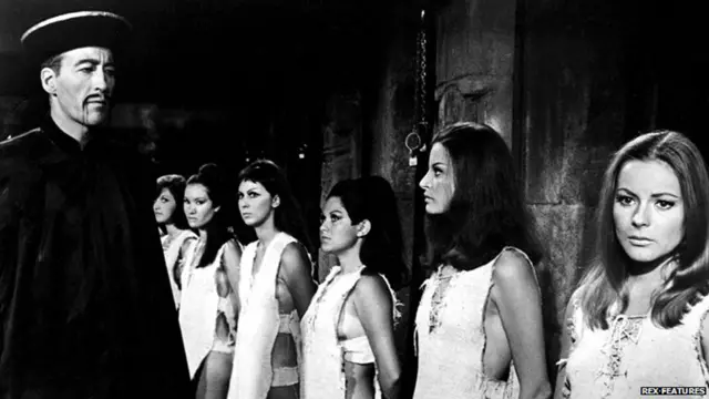 Christopher Lee cũng đóng vai một kẻ tội phạm Fu Manchu trong loạt phim hồi những năm 1960s, mở đầu với The Face of Fu Manchu.