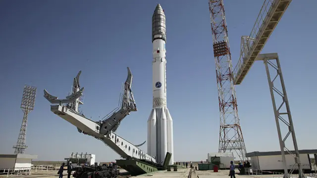 "Протон М" на стартовій платформі у Байконурі, 2014