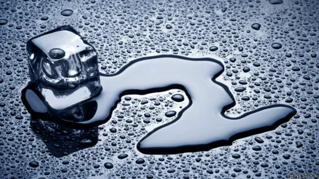 El supersólido sería sólido y fluido a la vez.