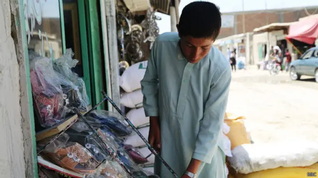 کودکان به دلیل فقر مجبور به کار می‌شوند