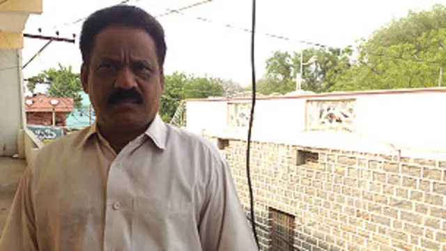 स्कूल के हेड मास्टर सोलोमन राजू