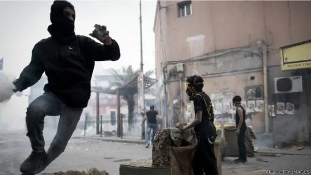 2011 میں درجنوں افراد اس وقت مارے گئے جب حکومت نے مظاہروں کو کچلنے کی کوشش کی