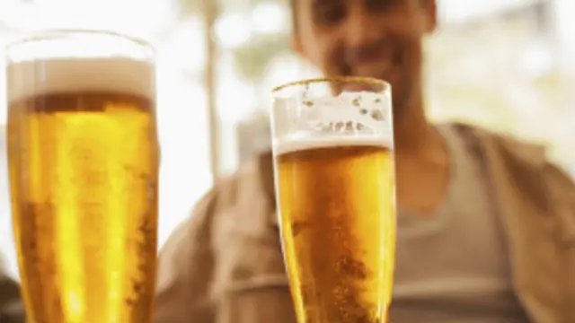 To drink someone under the table 酒量勝人一籌 - BBC 英伦网