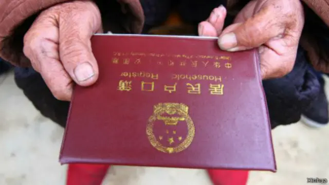 胡星斗说，这一悲剧再次凸显出中国户籍制度的改革之迫切和必需。