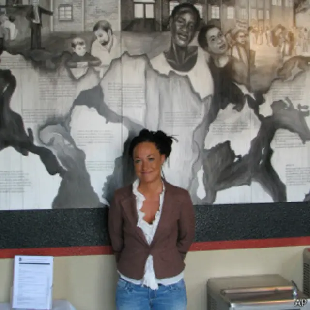 Dolezal es profesora de Estudios Africanos en una universidad del estado de Washington.