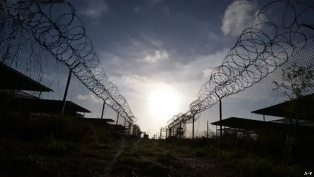 الرئيس أوباما وعد بغلق معتقل غوانتنامو عام 2008