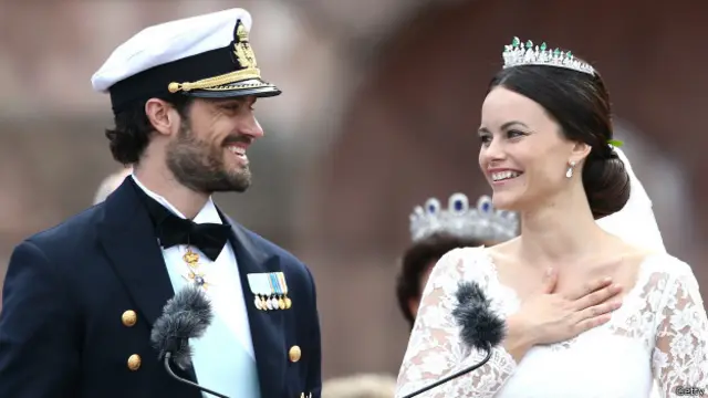 Молодожены