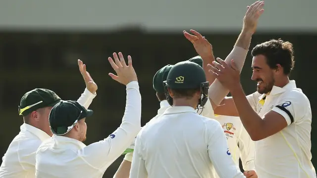 مچل سٹارک نے دوسری اننگز کے آغاز میں ہی آسٹریلوی ٹیم کو دوہری کامیابی دلوائی