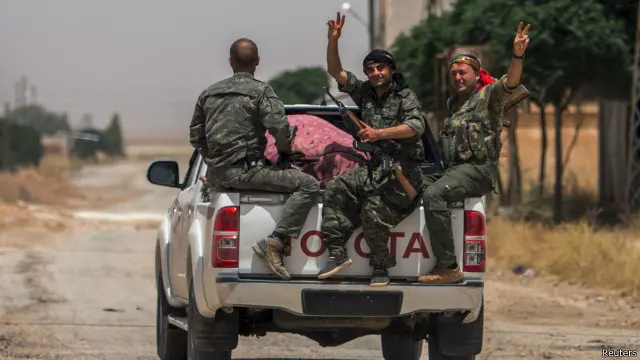 تحظى تحركات الوحدات الكردية بدعم من خلال الغارات الجوية التي تقودها الولايات المتحدة ضد التنظيم.