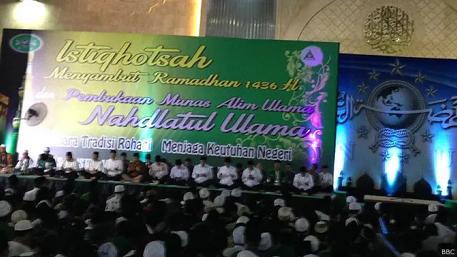 Pembukaan Munas ulama NU di masjid Iqtiqlal, Minggu (14/06), kembali menyuarakan dukungan terhadap model Islam Nusantara. Tetapi yang menentangnya terus mempertanyakan istilah tersebut.
