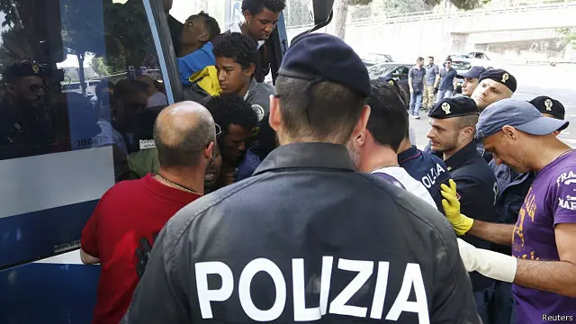 سالانه هزاران مهاجر از خاورمیانه و آفریقا تلاش می کنند خود را به سواحل اروپا برسانند