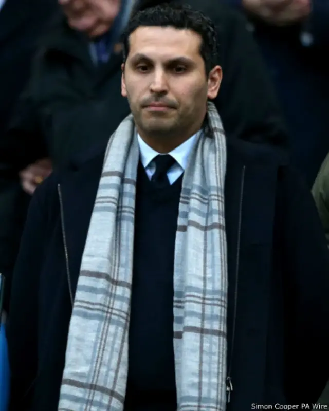 本赛季曼城表现惨淡,主席穆巴拉克考虑新的动作。